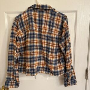 American Eagle plaid button up shirt. Size small